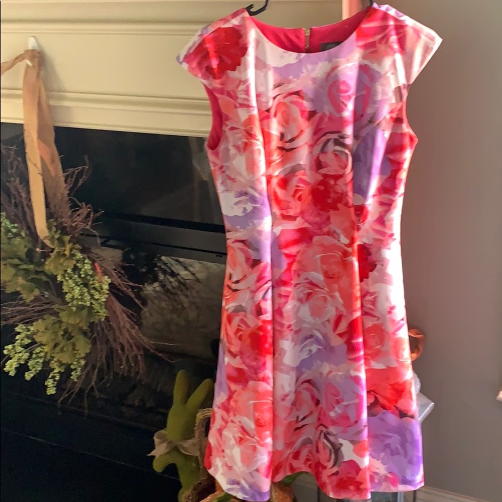 Vince Camuto floral beautiful dress on!